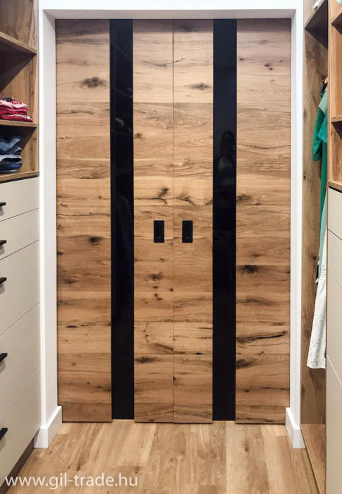 &Ouml;reg t&ouml;lgy furn&eacute;ros belt&eacute;ri ajt&oacute;k s&iacute;kban z&aacute;r&oacute;d&oacute;, egysz&aacute;rny&uacute;- illetve k&eacute;tsz&aacute;rny&uacute; tol&oacute; v&aacute;ltozatban