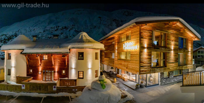 Chalet Obergurgl Tirolban - fa ny&iacute;l&aacute;sz&aacute;r&oacute;k &eacute;s furn&eacute;rozott belt&eacute;ri ajt&oacute;k